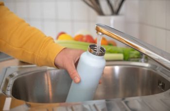 Comment utiliser sereinement et en sécurité sa bouillotte à eau ?